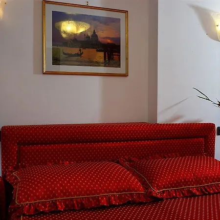 Alle Guglie Boutique