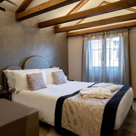 Alle Guglie Boutique