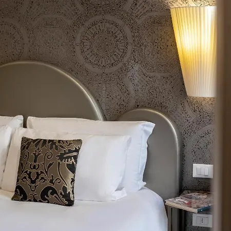 ホテル Alle Guglie Boutique 3*