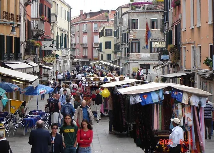 Otel Alle Guglie Boutique Venedik