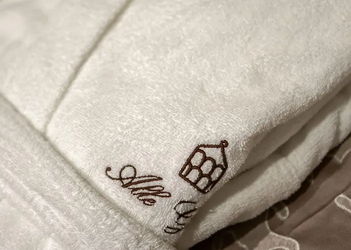 Отель Alle Guglie Boutique 3*