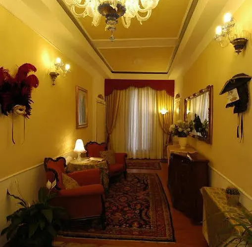 Отель Alle Guglie Boutique